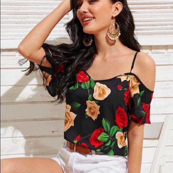 Tops - Large floral blouse 🍨